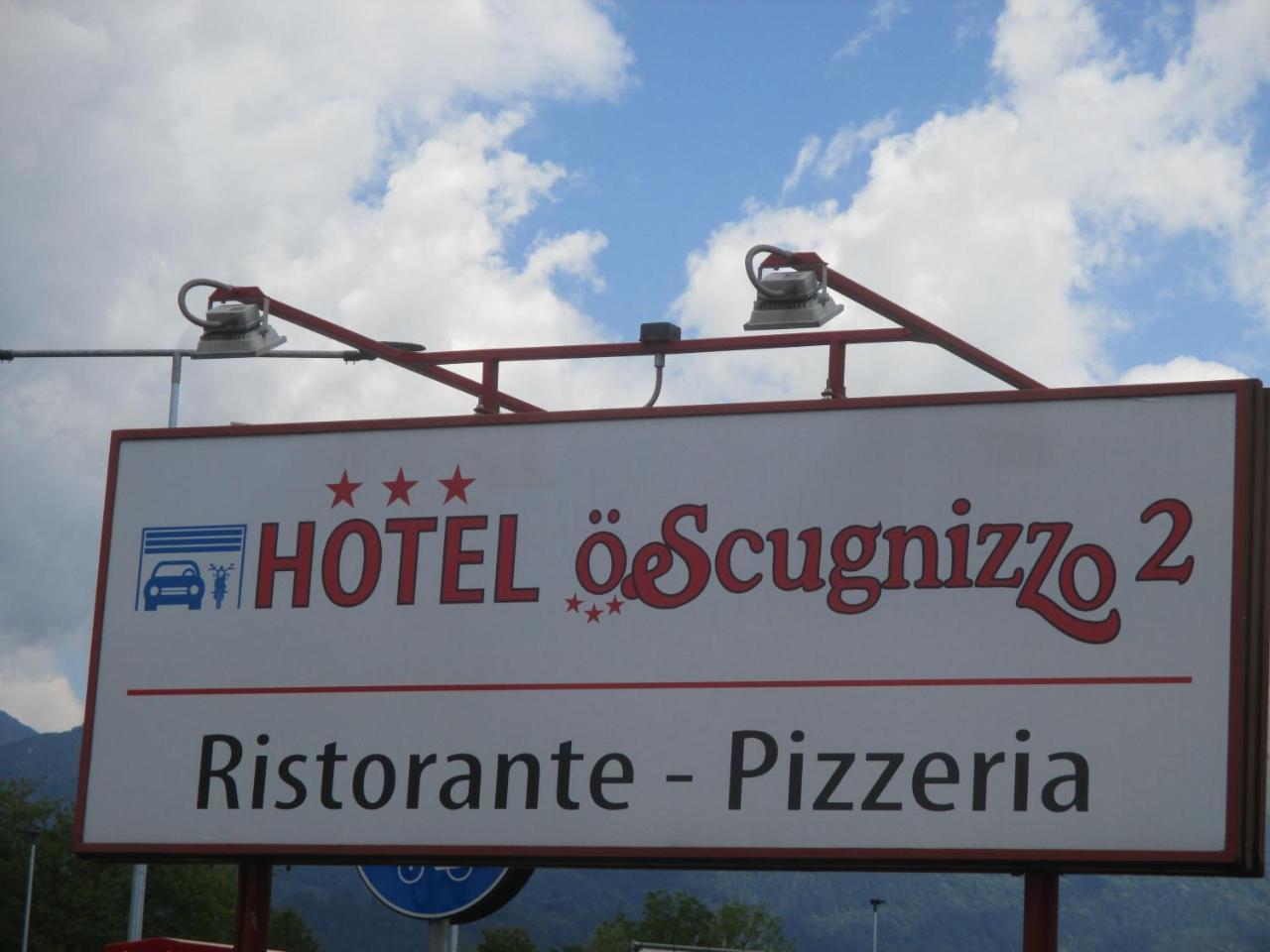 Hotel O'Scugnizzo 2 Belluno Zewnętrze zdjęcie